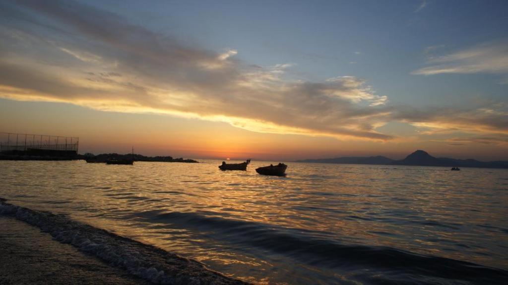 Patras Blue Suite Buitenkant foto